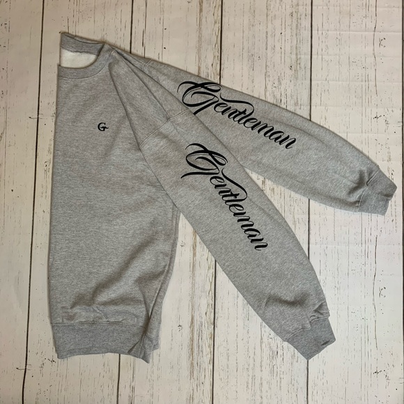 Gentleman Apparels Cursive Sleeve Crewneck Sweater - Picture 3 of 3